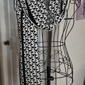 Michael Kors Black and White Knit Scarf
